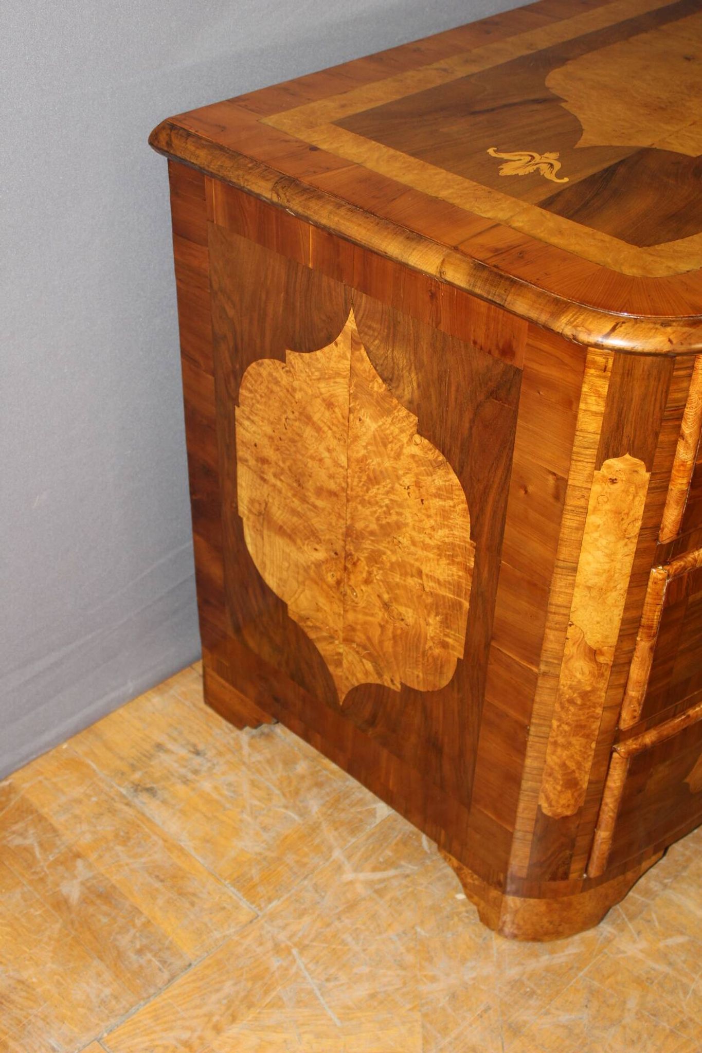 Commode Louyis XIV en marqueterie XVIIIe