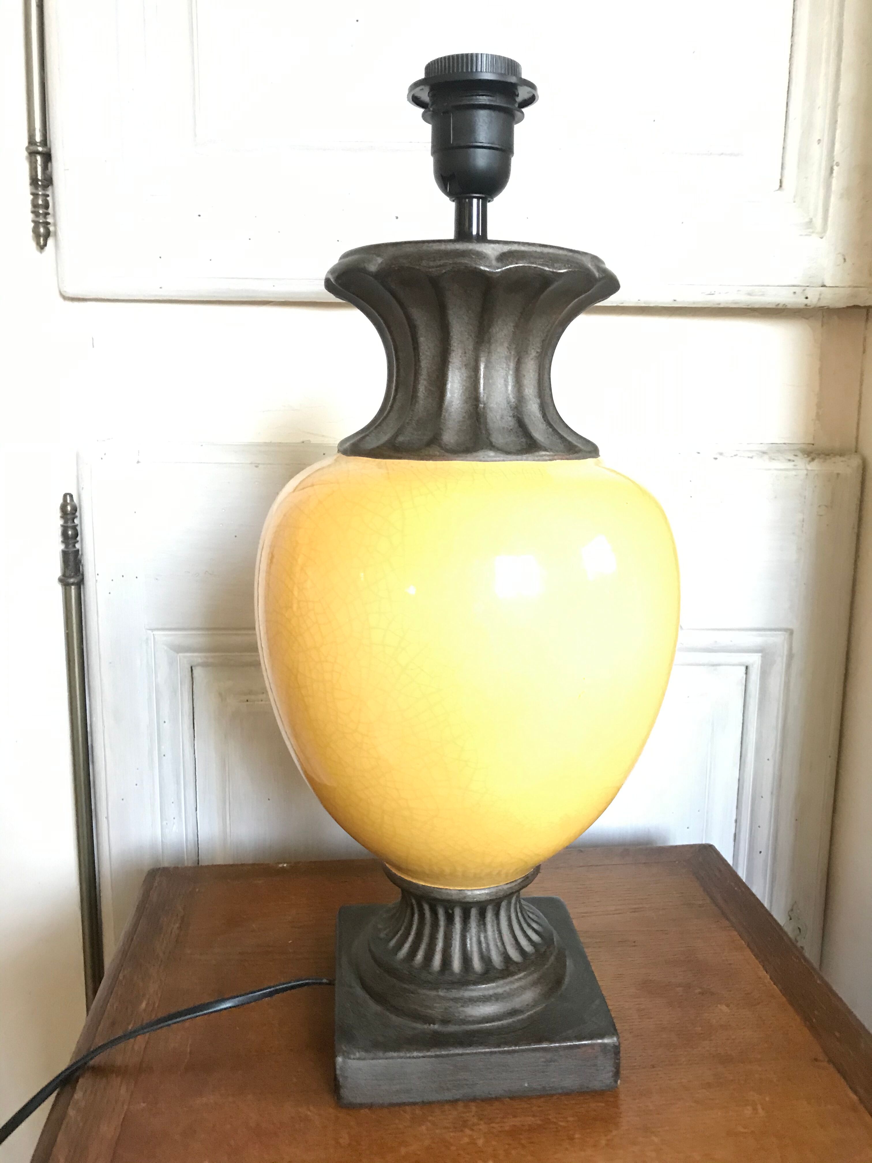 Vintage cracked ceramic lamp