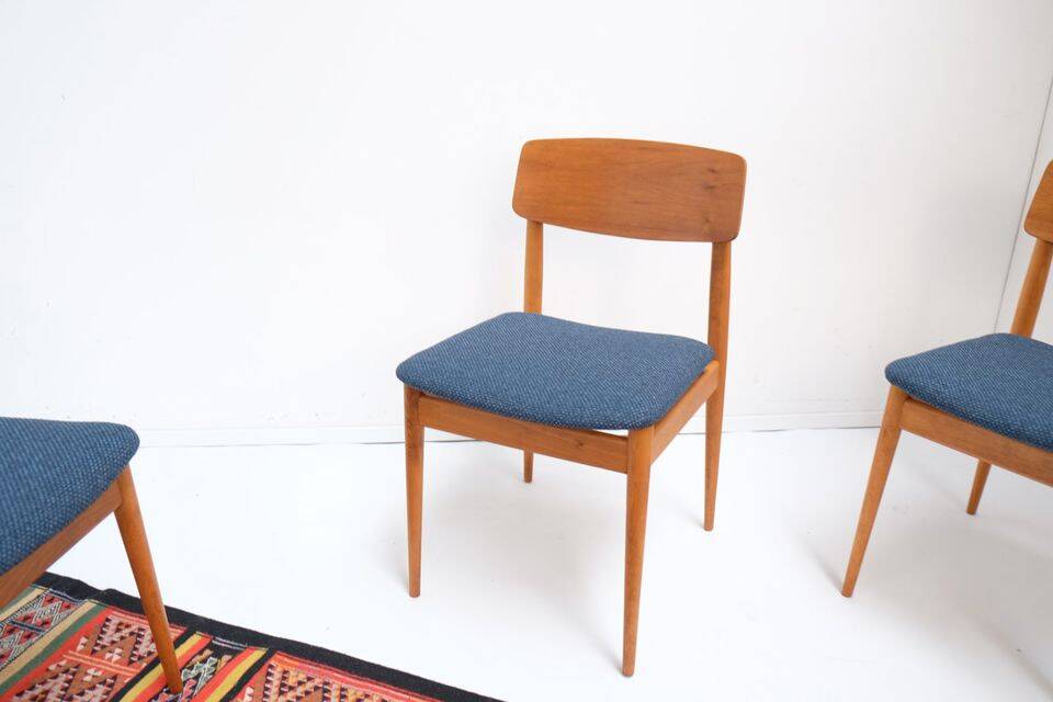 Set of 4 vintage chairs, 1960s–70s retro style, reupholstered.