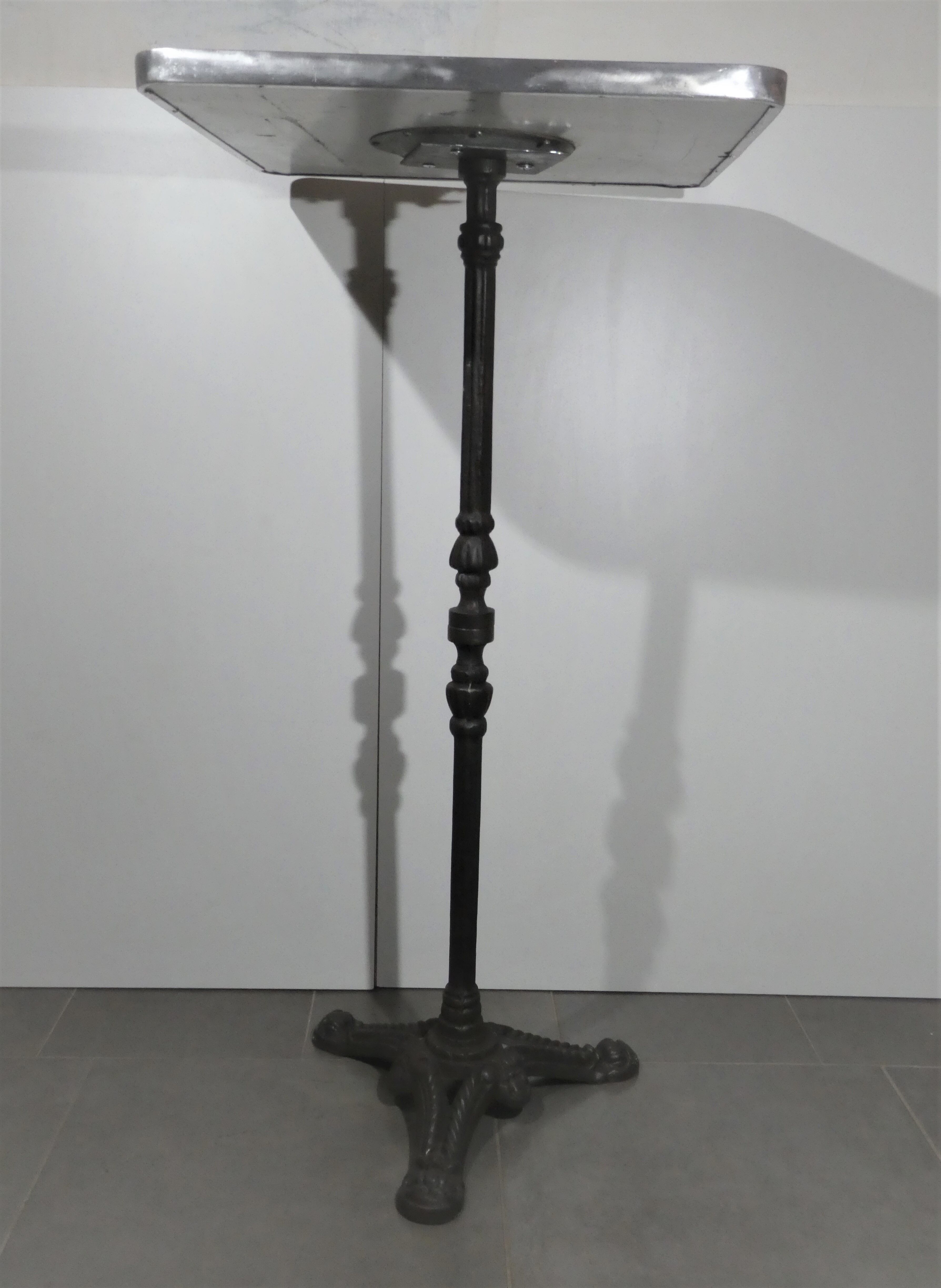 Eat standing art deco