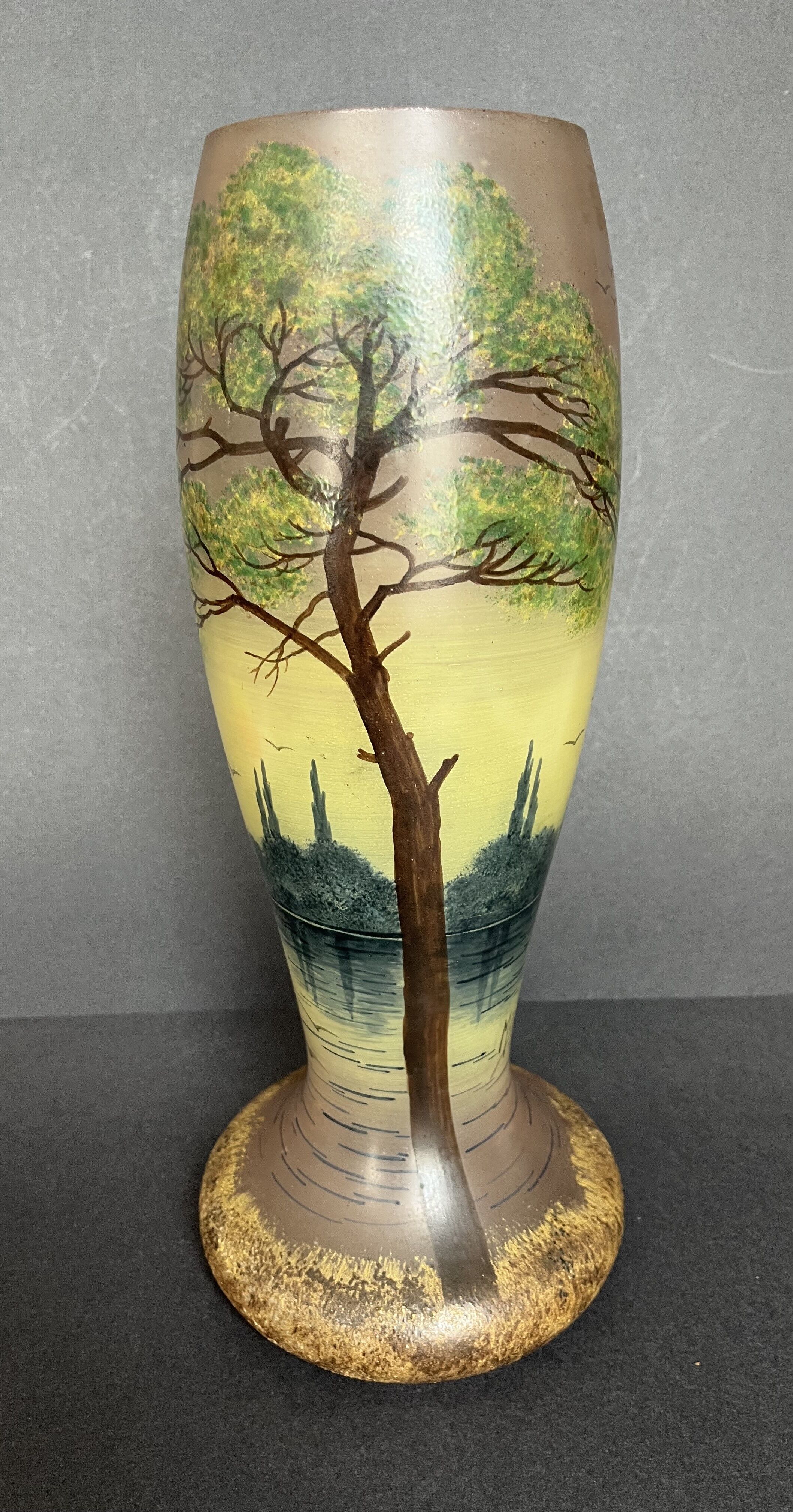 Vase en verre émaillé