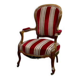 Napoleon III armchair from the end of the 19th century in walnut