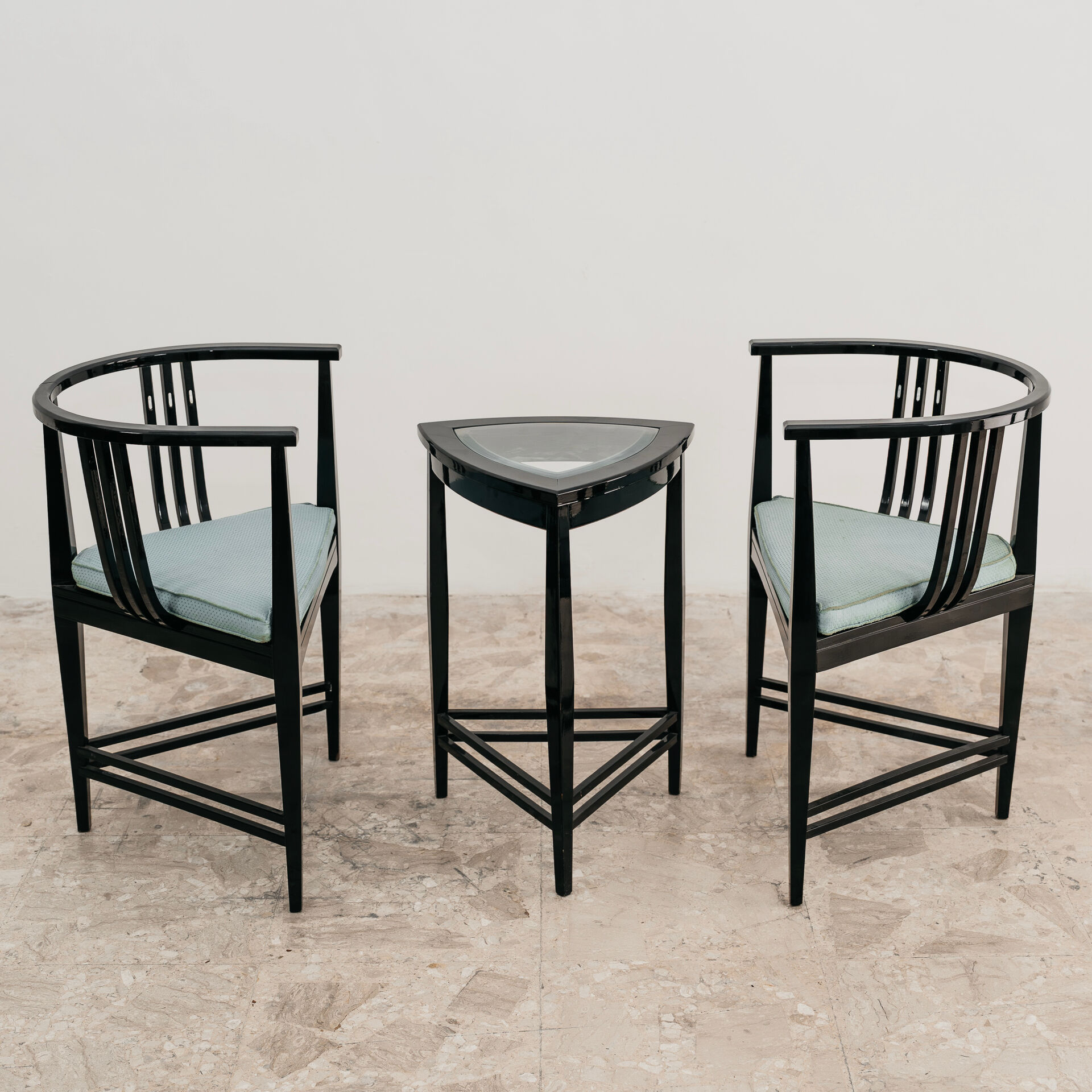 Fauteuils et table d'Ernest Archibald Taylor Coppia de Poltrones