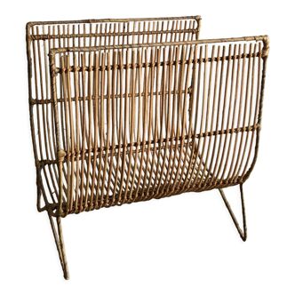 Magazine holder