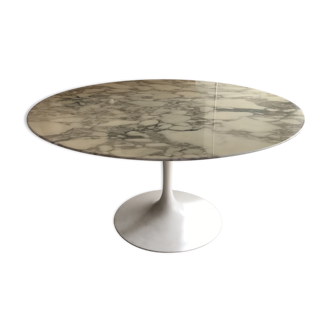 Table ronde en marbre Calacatta 137cm éditée par Knoll en 1975