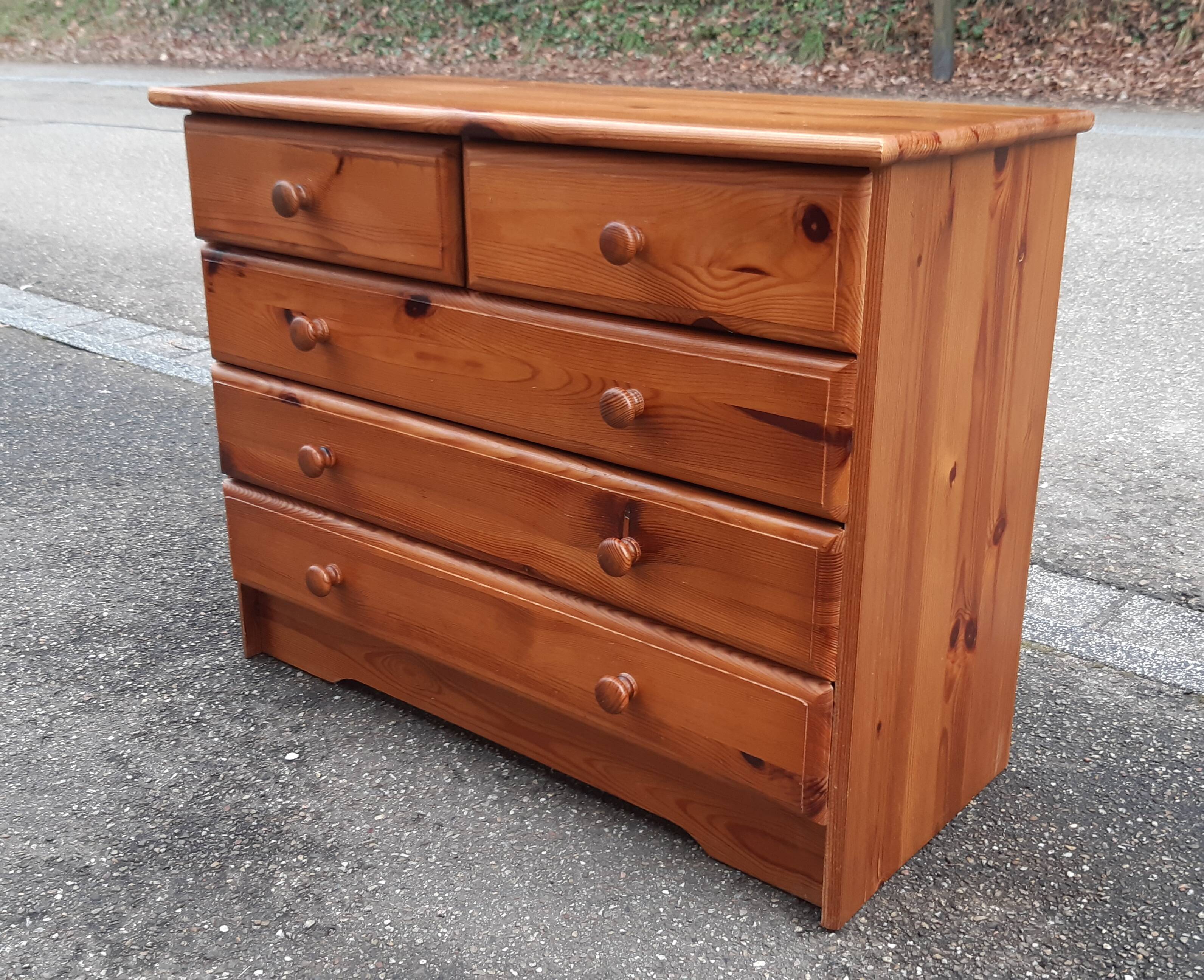 Solid pine chest of drawers 1980