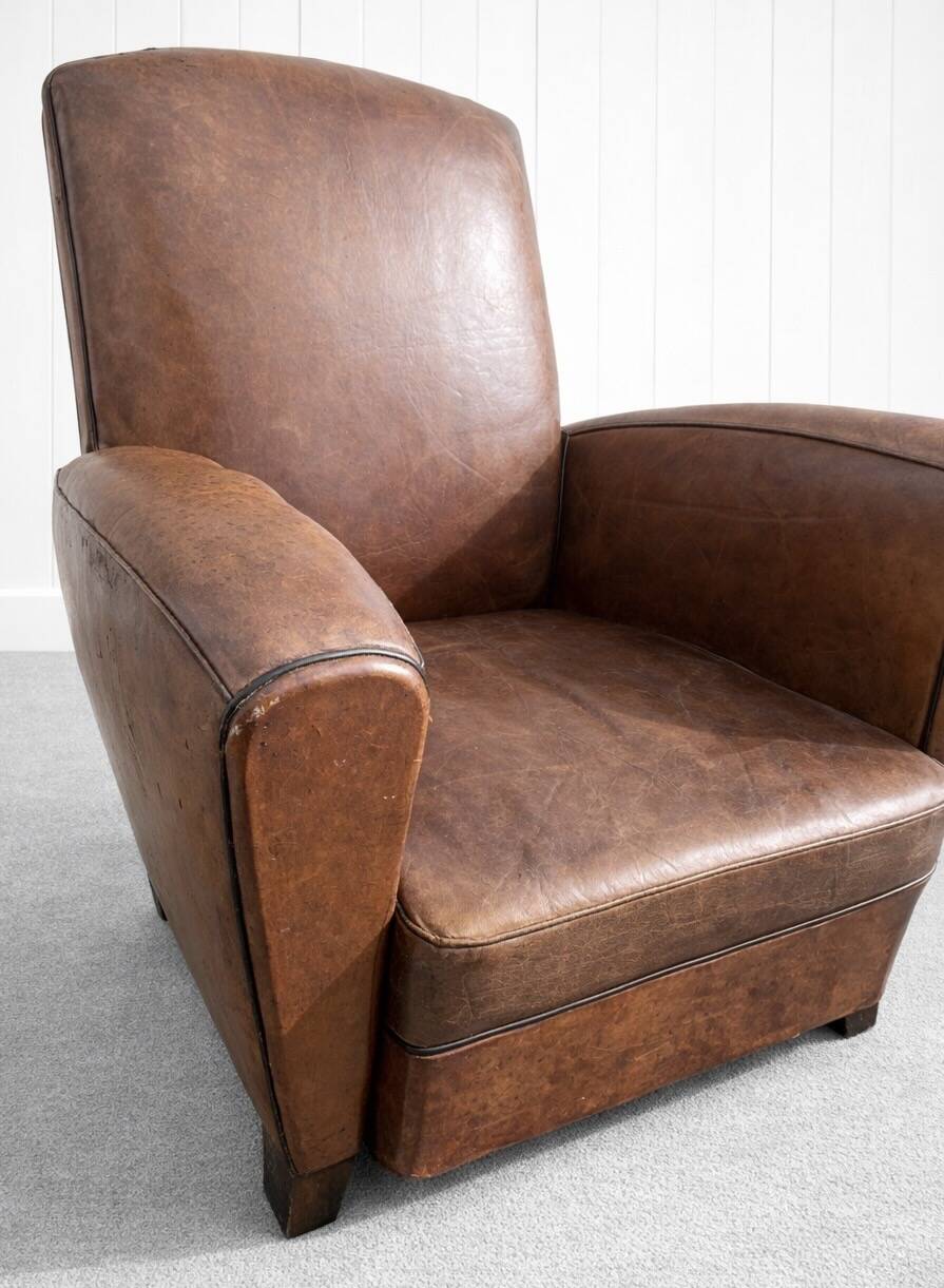 Pair of leather club armchairs – Mid-20th century