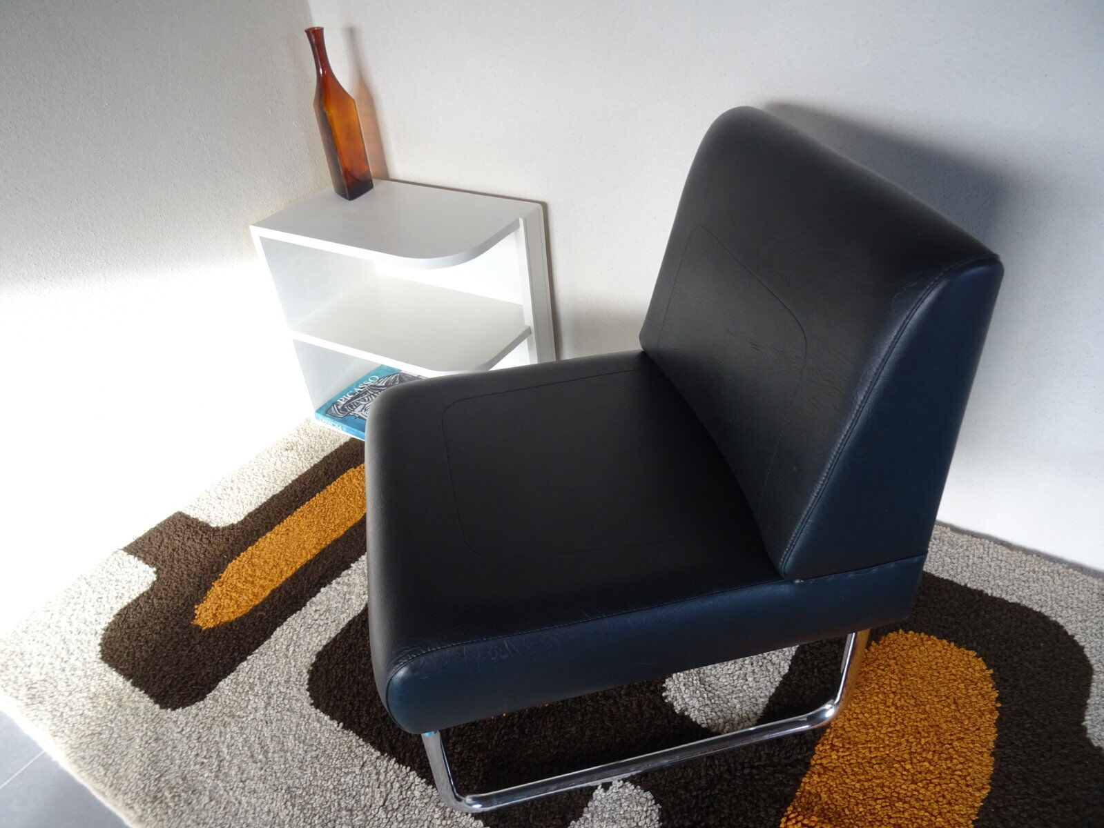 Modernist design heater