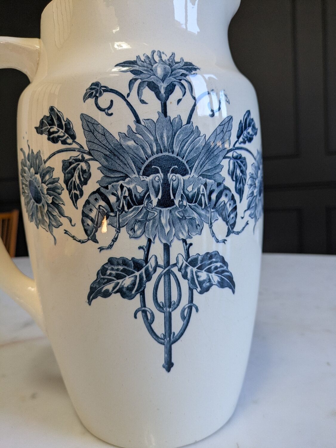 Pichet Longchamp 19th century