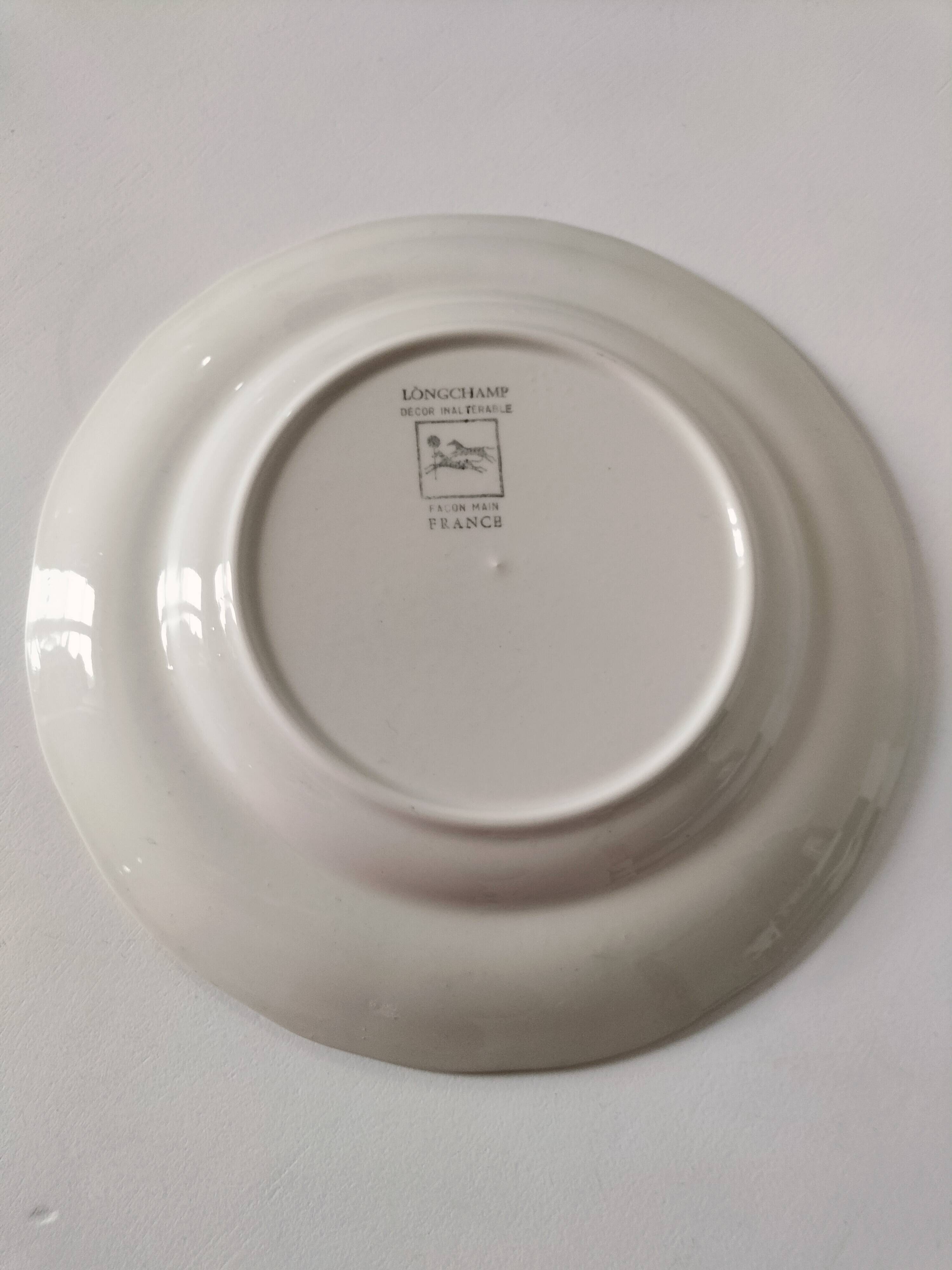 Longchamp plate – “hand-style” decoration, a reinterpretation of the Cléry model
