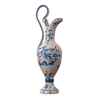 Martres-Tolosane earthenware ewer with Moustier decoration
