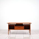 Teak writing desk „No. 75“ by Gunni Omann for Omann Jun Møbelfabrik