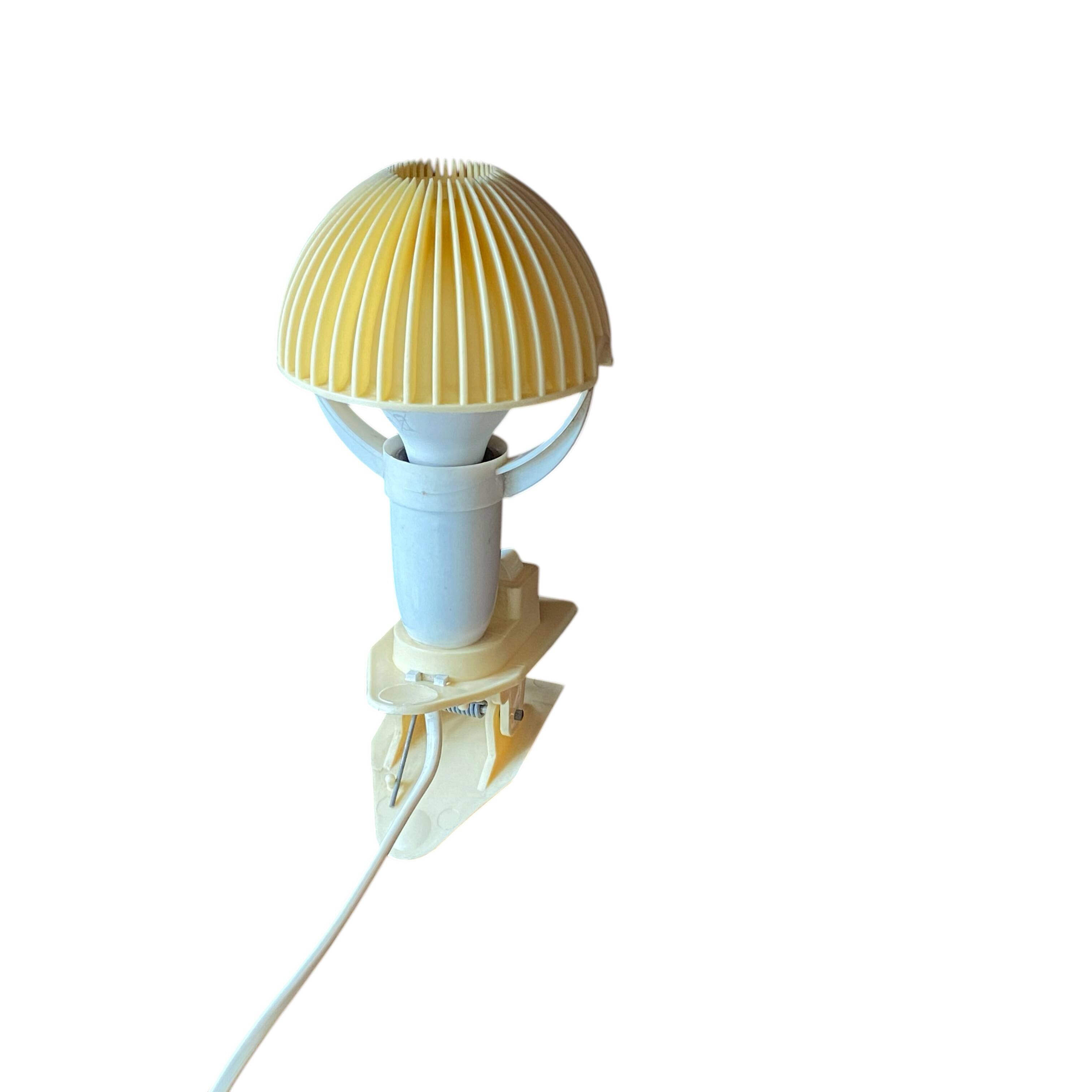 Small mushroom clip lamp Sarlam beige plastic vintage night light
