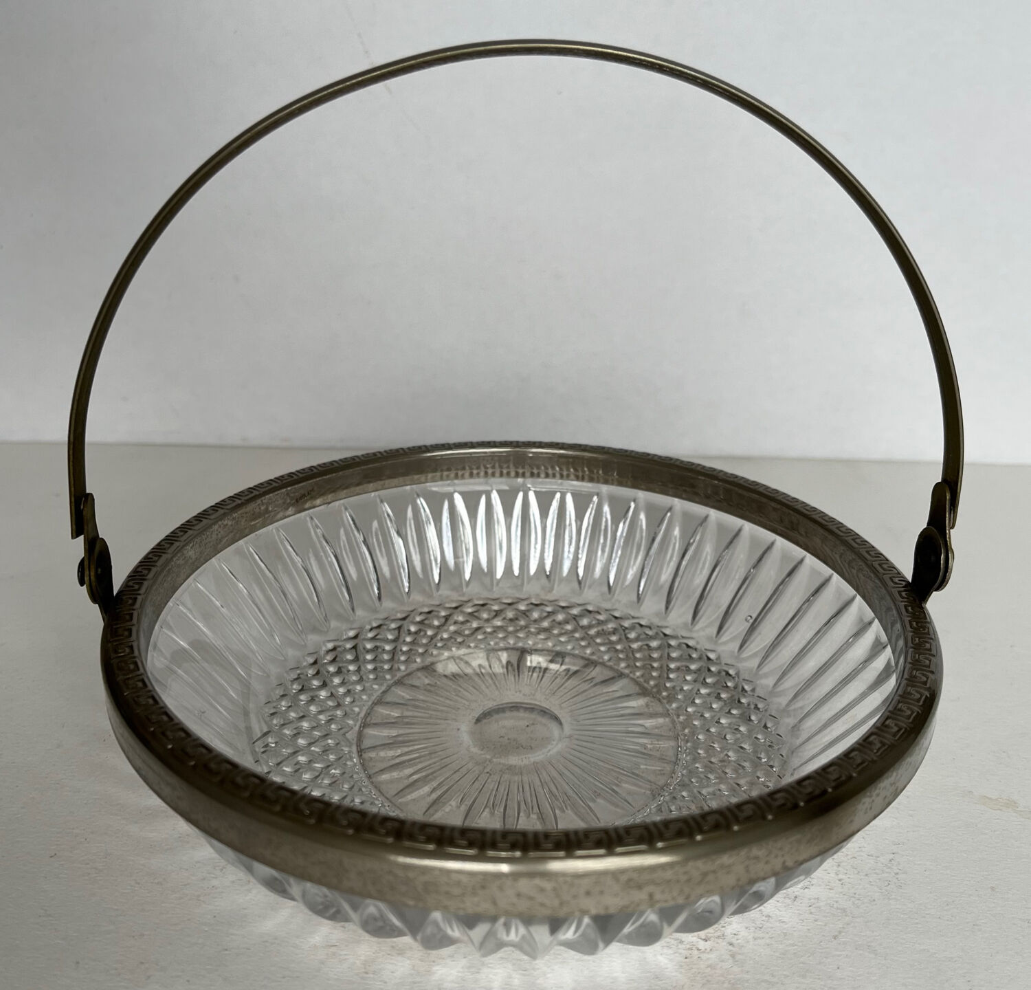 Empty cup glass pockets