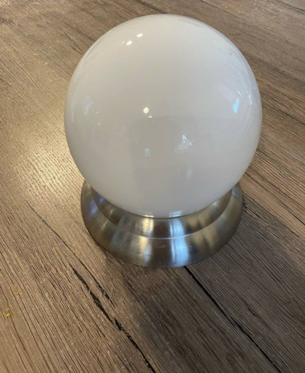Opaline globe lamp