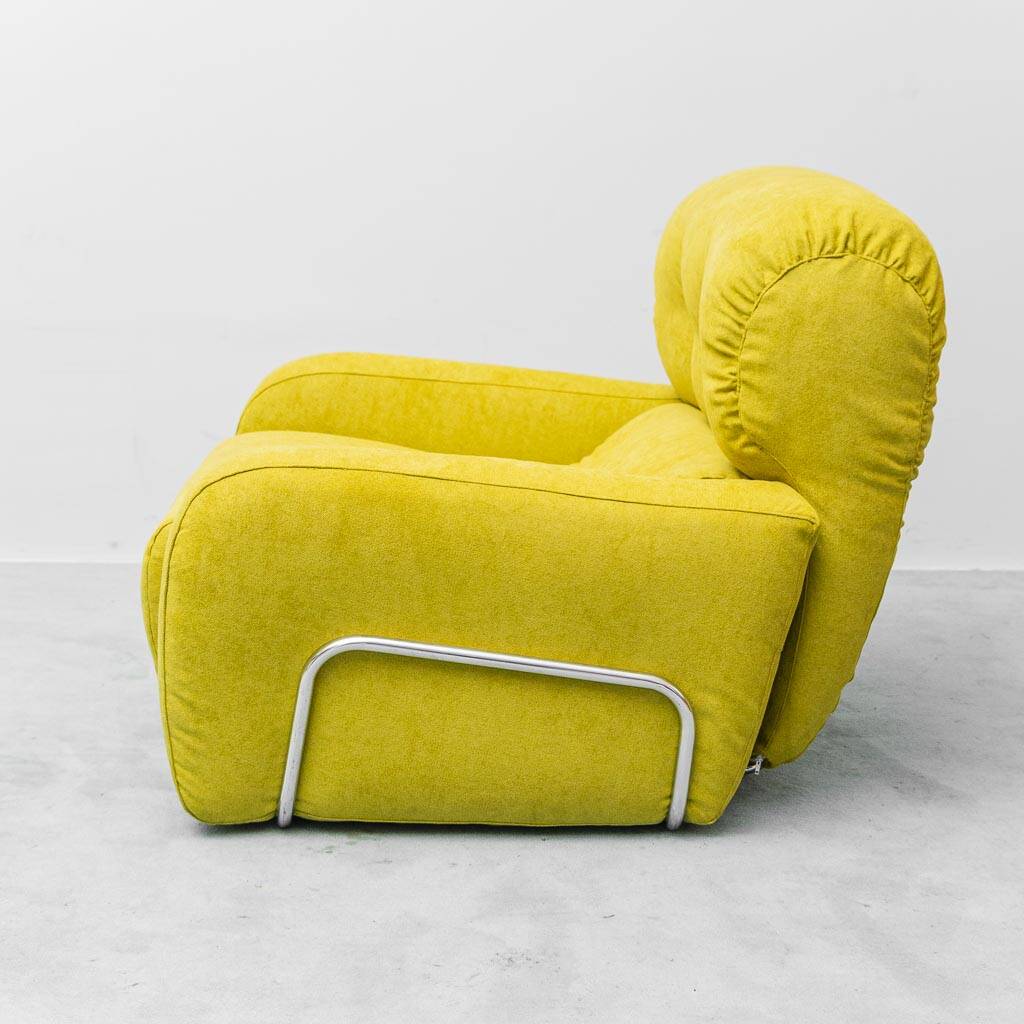 Vintage 1970s green armchair with metal frame – Italian modernist design