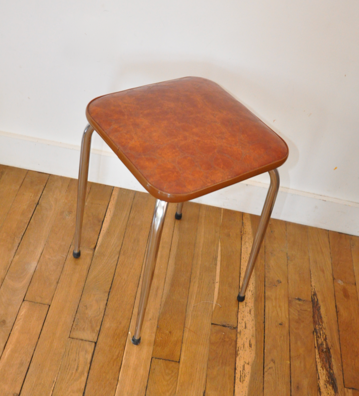 Tabouret vintage en skaï