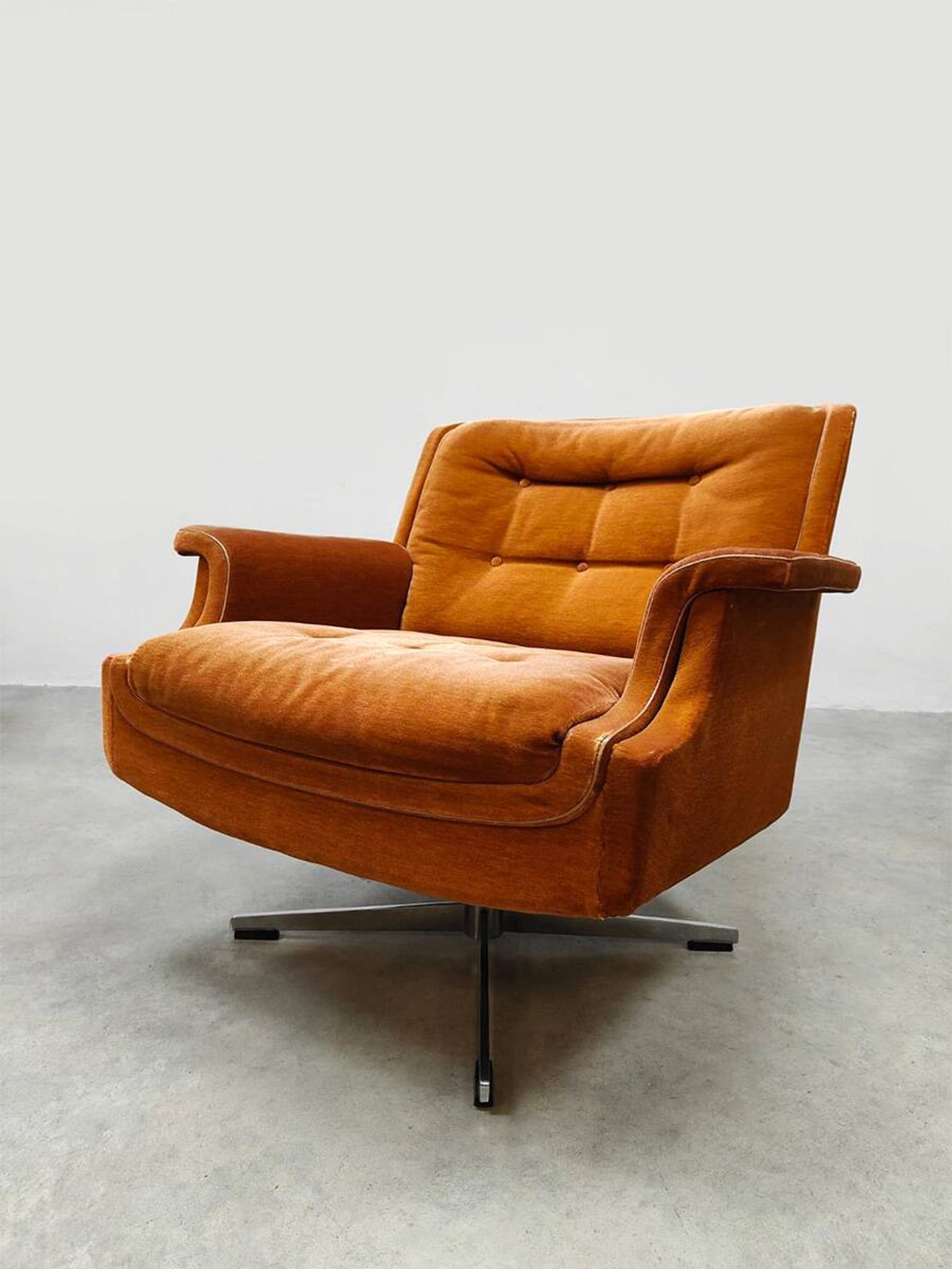 Midcentury lounge set swivel armchairs & sofa 'Madmen style'