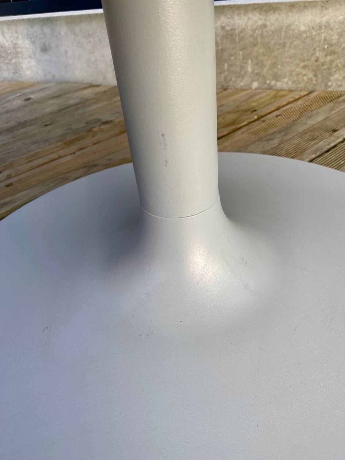 Tulip foot coffee table