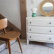 Commode vintage blanc cassé