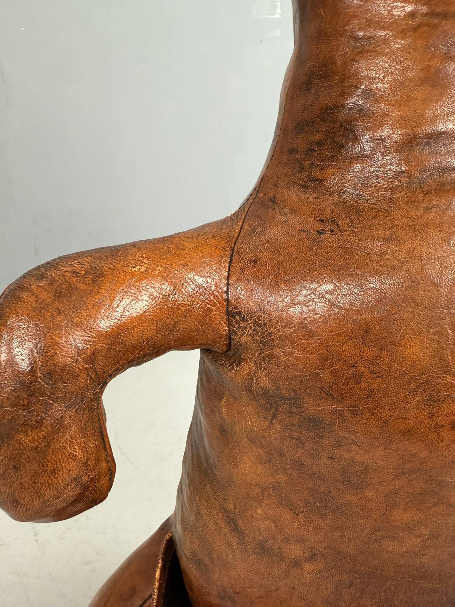 Dimitri Omersa leather magazine pouch kangaroo, Almazán, Spain, 1970 (Stamped)