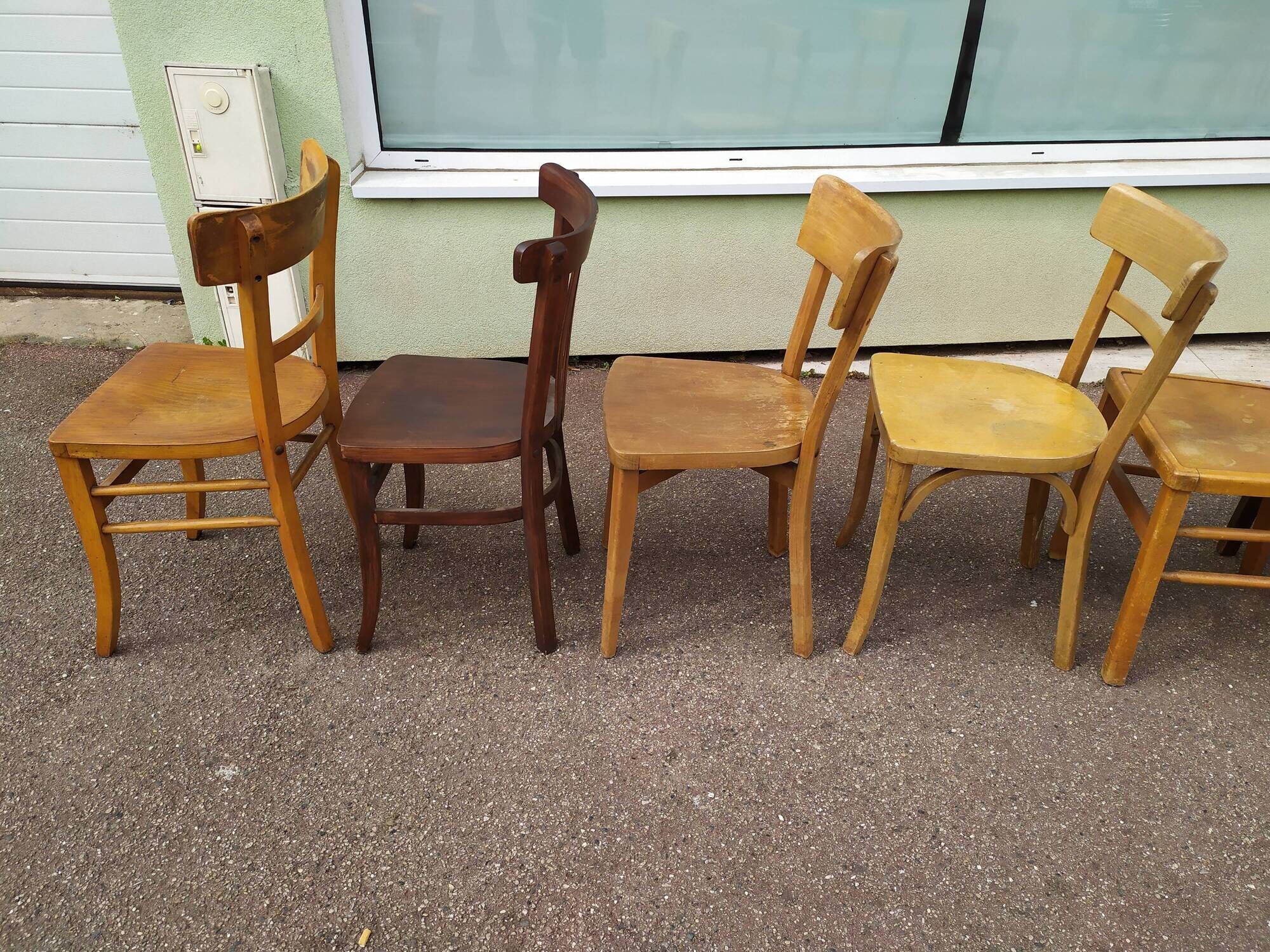 Set of 10 wooden bar bistro chairs - old - vintage