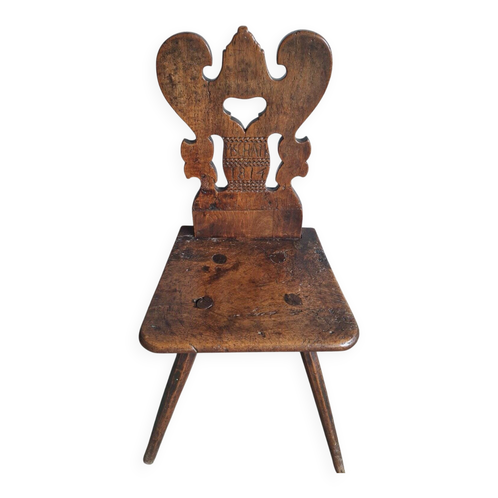 Chaise paysanne alpine sculptée datée 1814 – bois massif