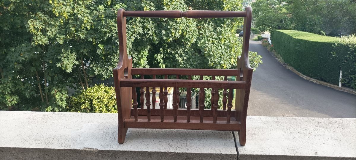 Porte revue en bois
