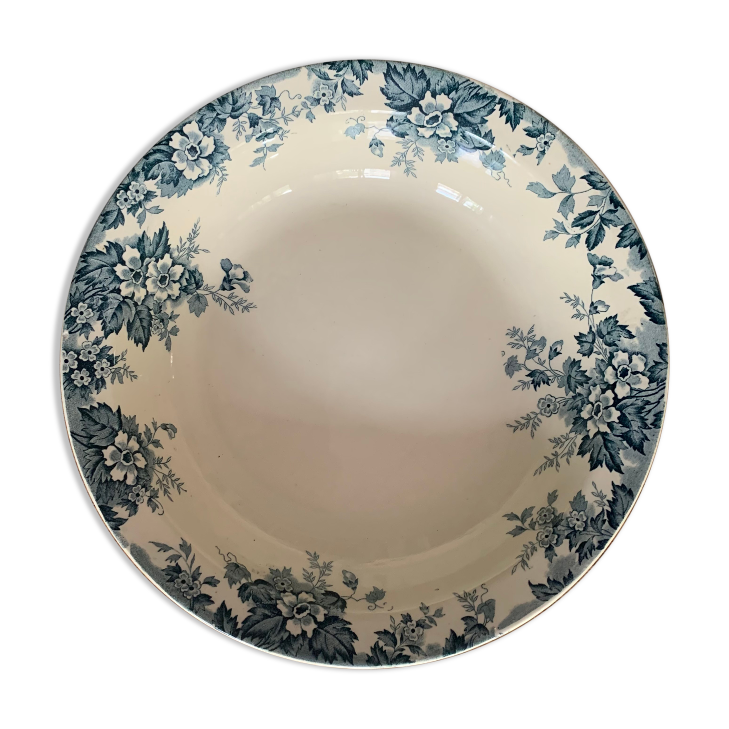 Round dishes in fine earthenware saint amand