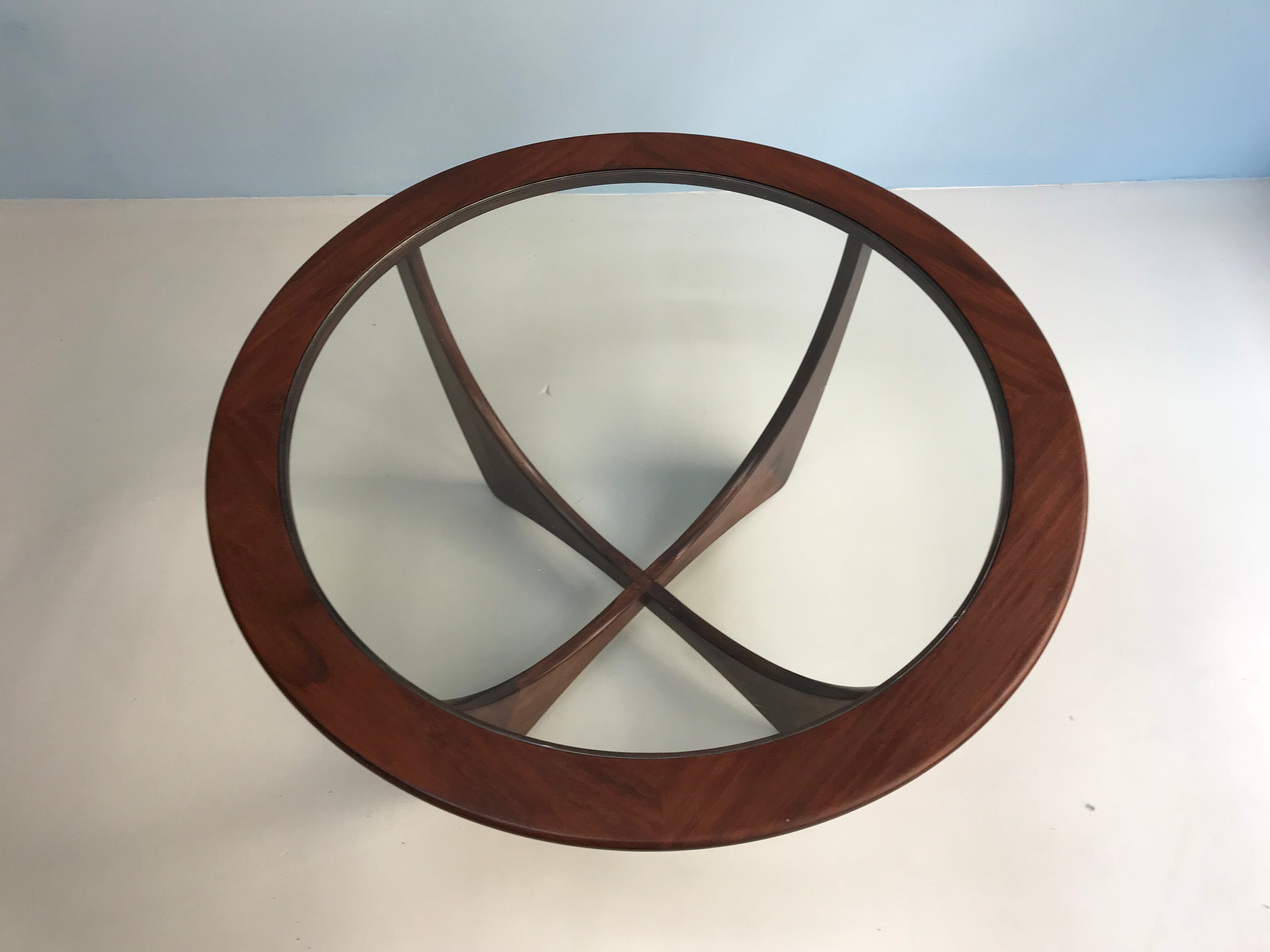 Table basse les G-plan en teck