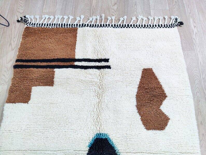 Handmade Berber rug in pure wool, size 150 x 250 cm