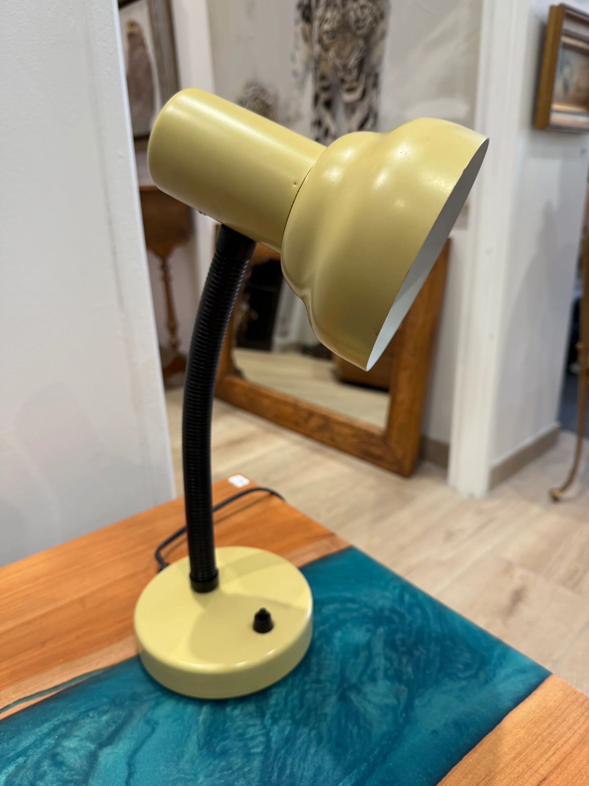 Vintage articulated desk lamp – 1970s design – industrial style