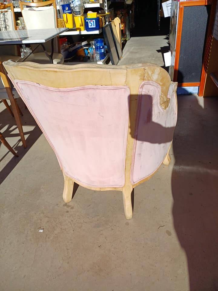 Louis XV style shepherdess armchair Huge job of sanding/stripping with raw wood (it's up to you to choose