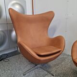 Pair Arne Jacobsen Egg chair by Fritz Hansen