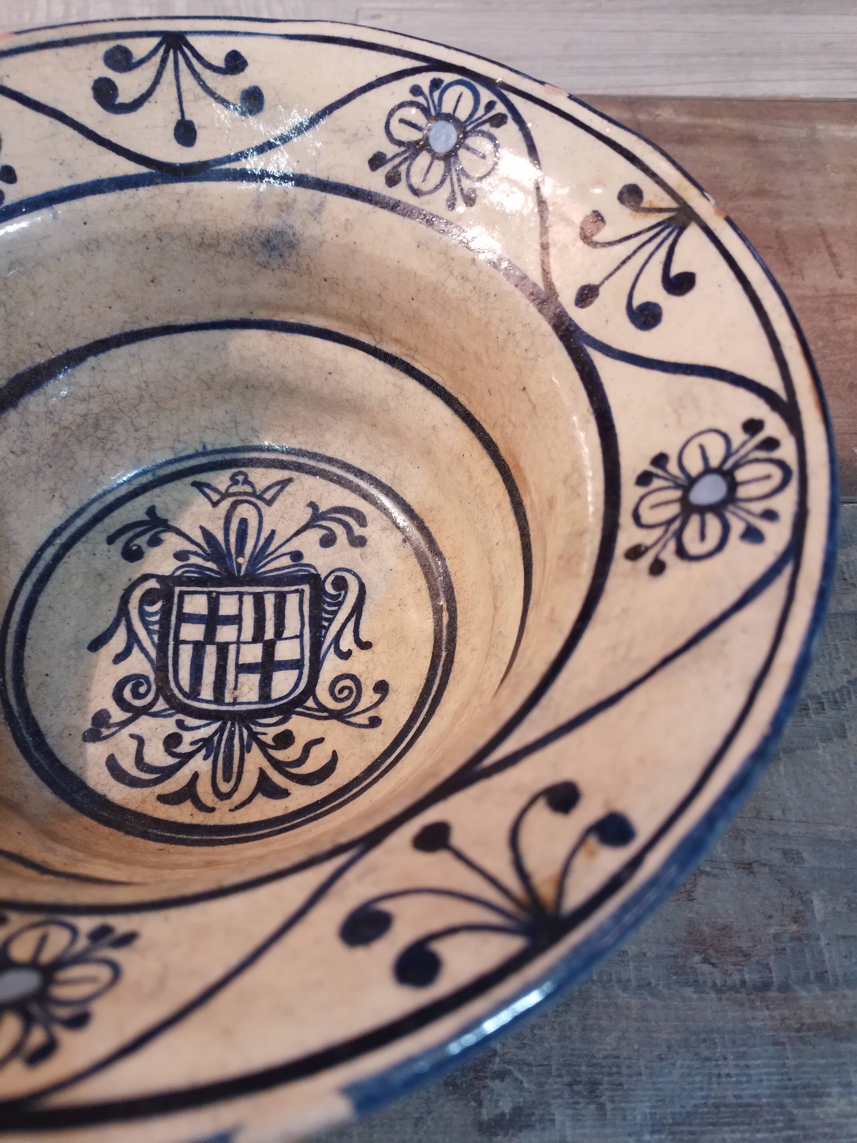 Ceramic bowl Spain 19th century