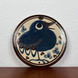 Mid-century Danish studio wall plate in pottery with bird design by Erling & Karin Heerwagen, 1976.
