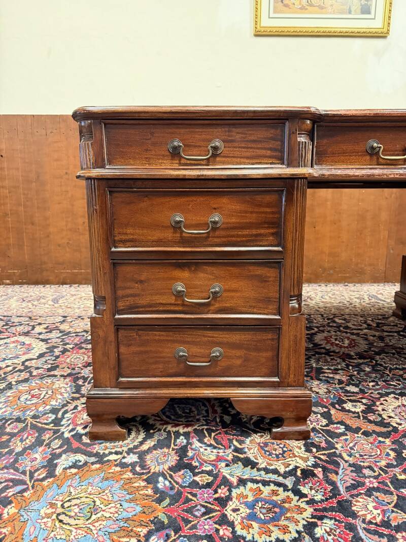 English Classic Chesterfield Partnerdesk Desk
