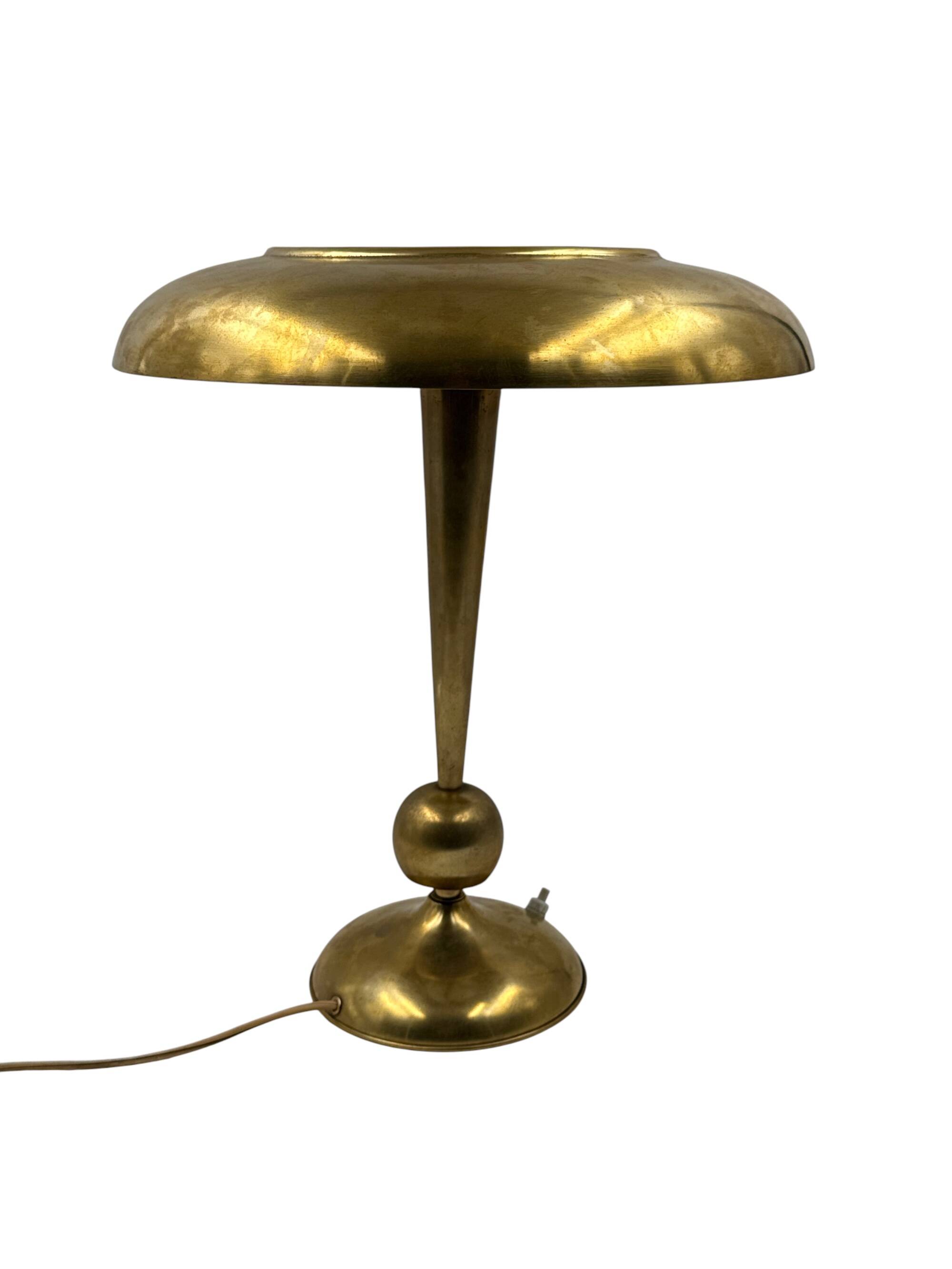 Oscar Torlasco, mod. 143 brass table / desk lamp, Prod. Lumi, Italy 1950s