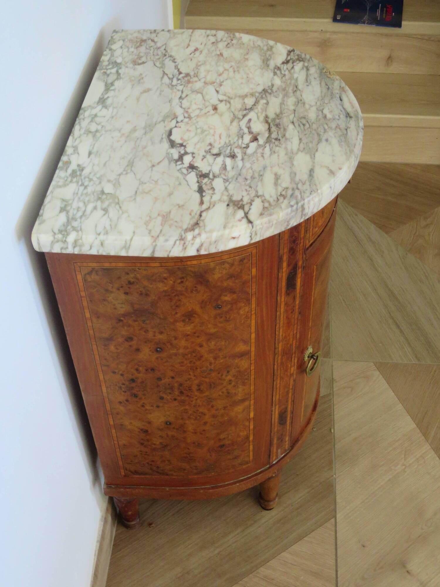 Small chest of drawers - Half-moon table - Louis XVI style - Elm burr veneer - Pla