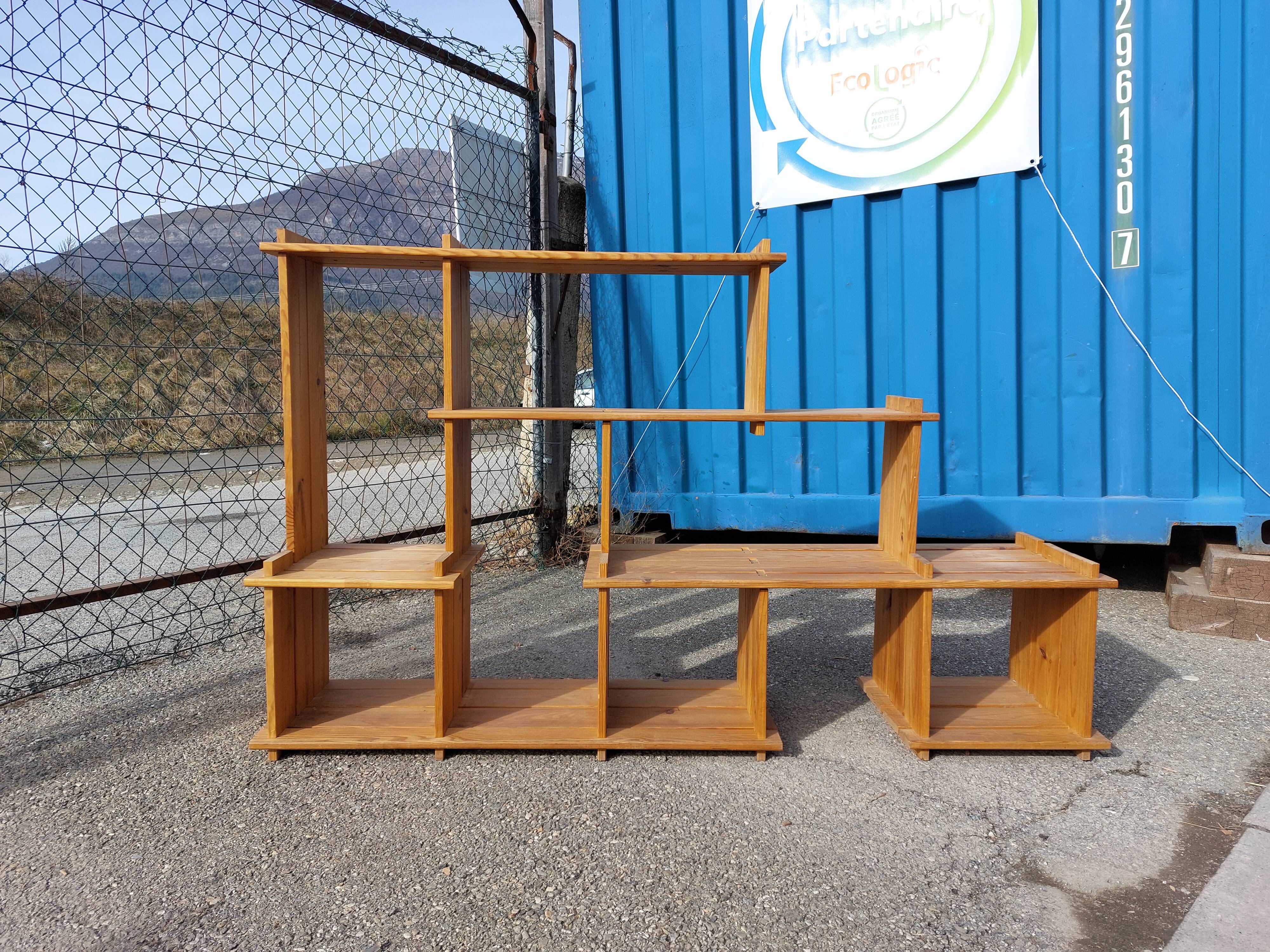 Vintage library and staircase shelf in solid pine - 1980s