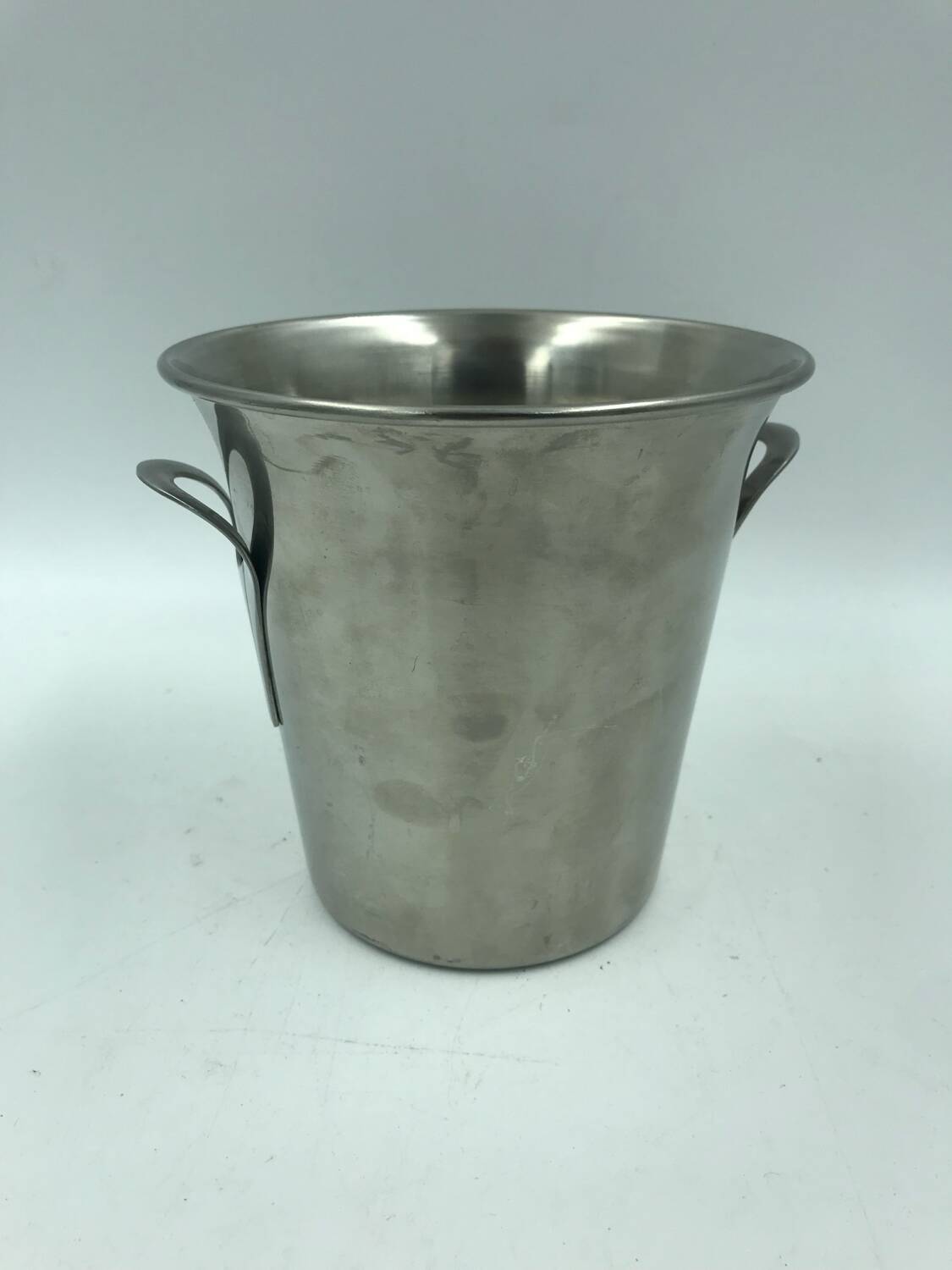 Small ice cube jump, stainless steel seed guy