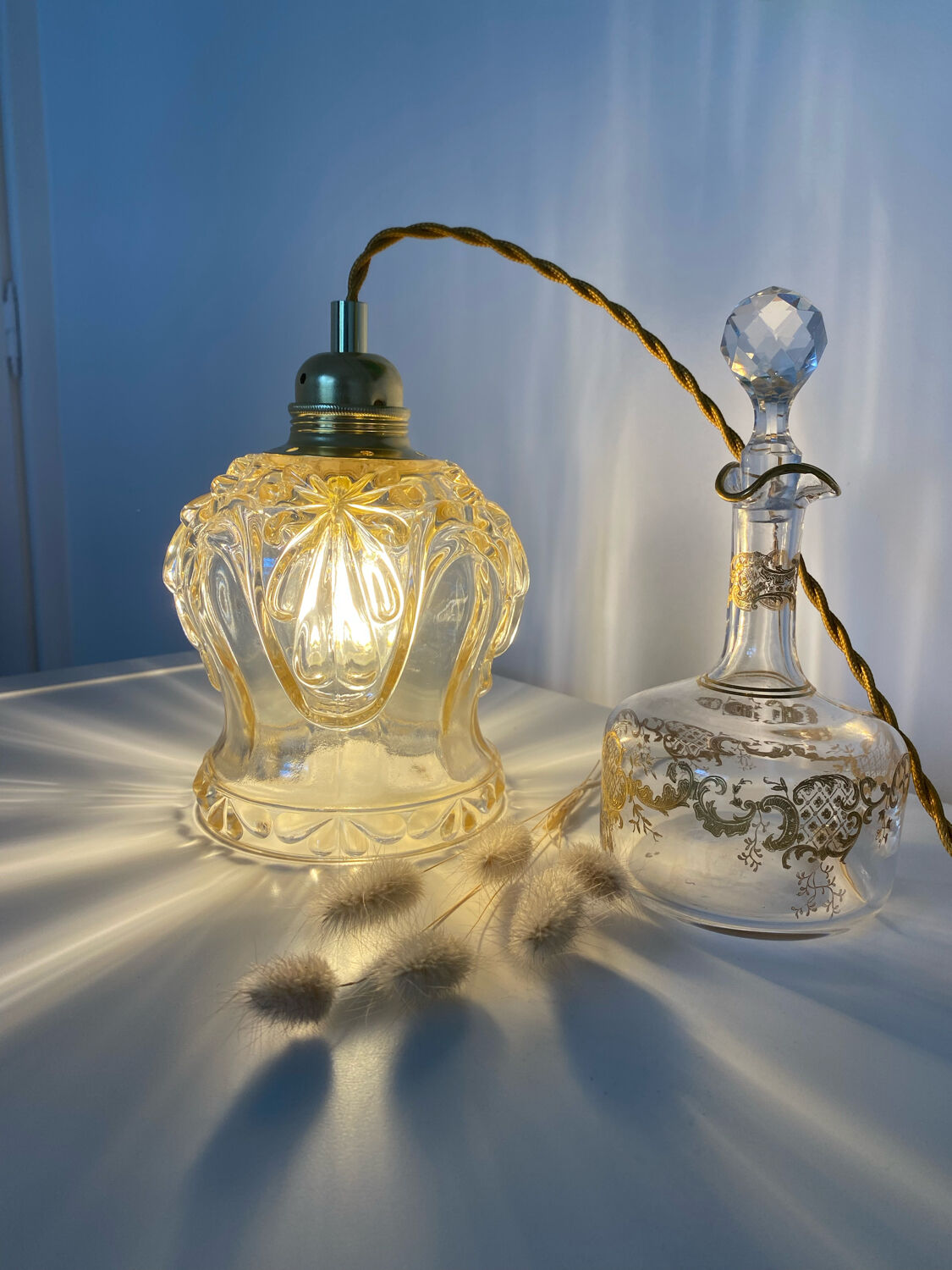 Pendant lamp with amber vintage globe