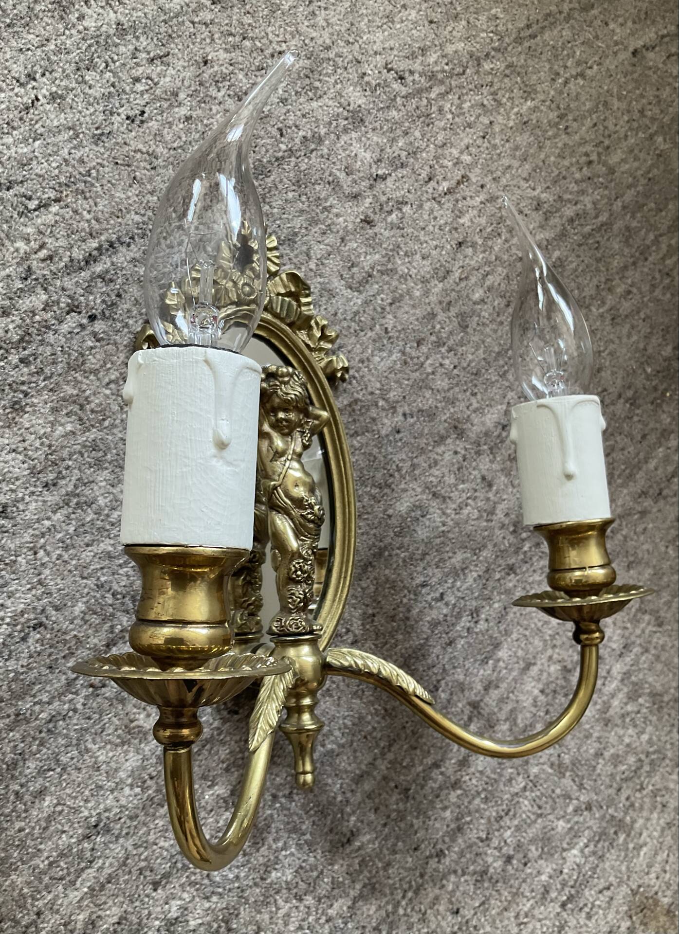 Antique Louis XVI style wall light in bronze
