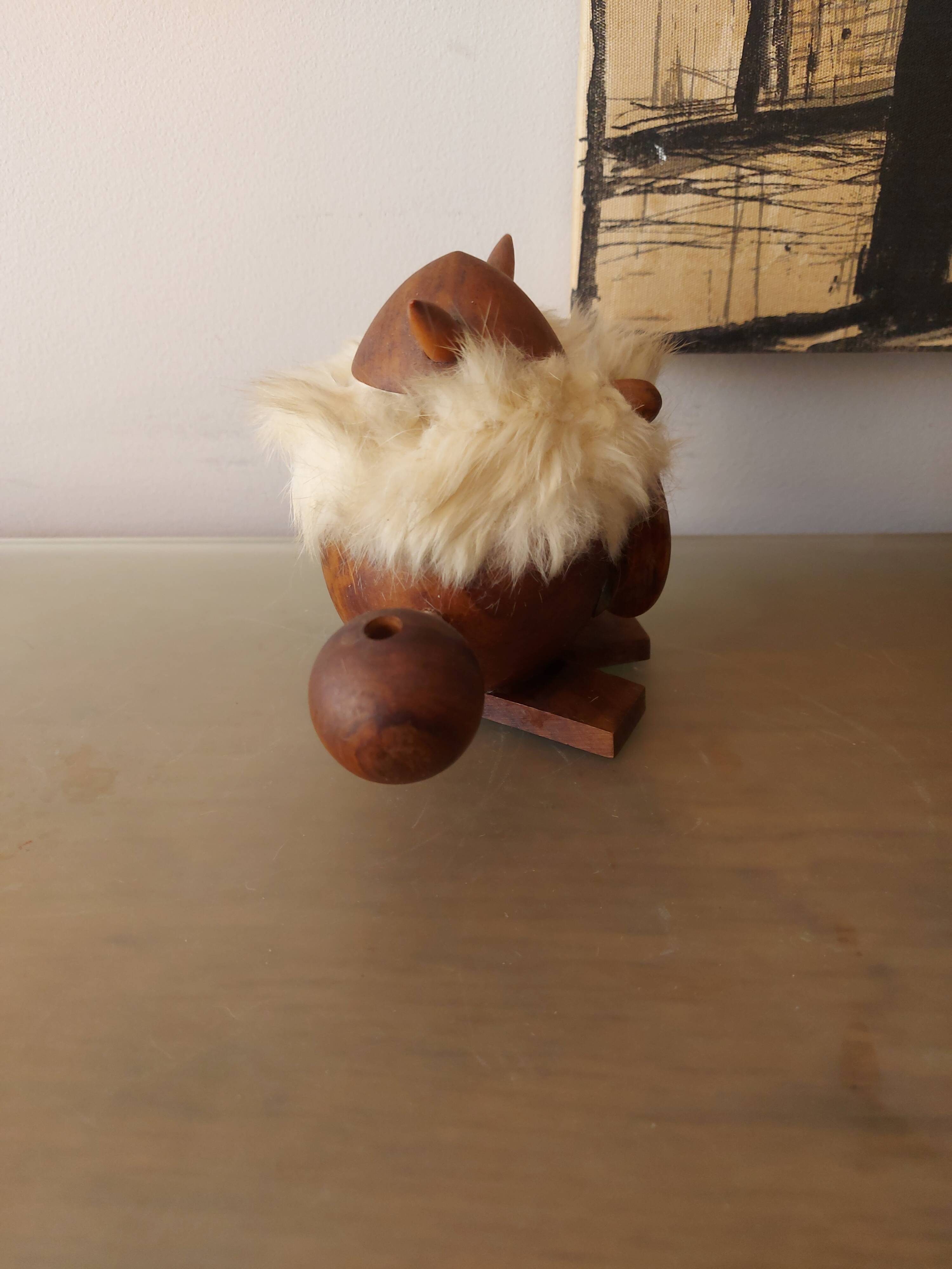Figurine viking en teck