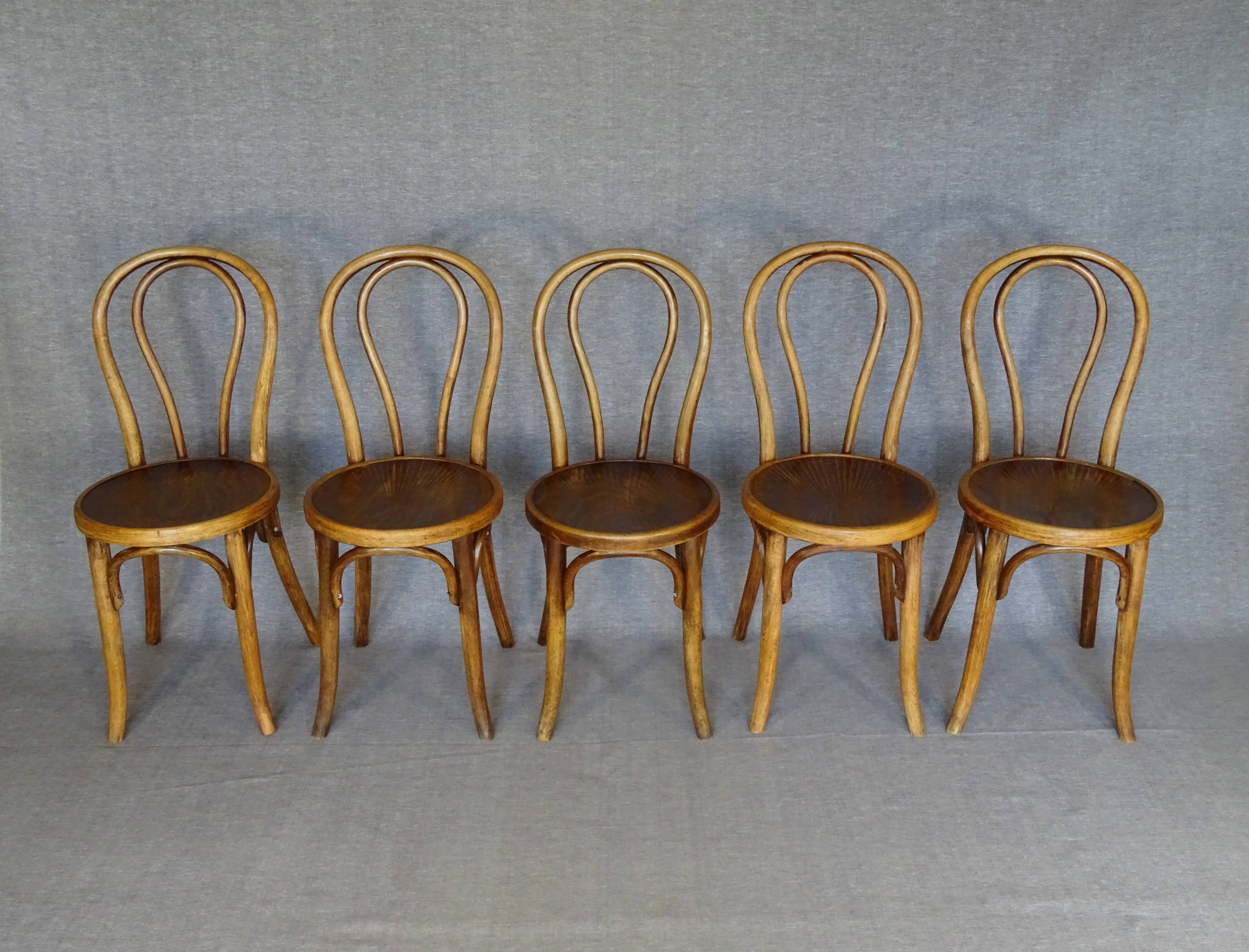 Set de 5 chaises N° 18 1/2 par Thonet, trés bistrot - 1930
