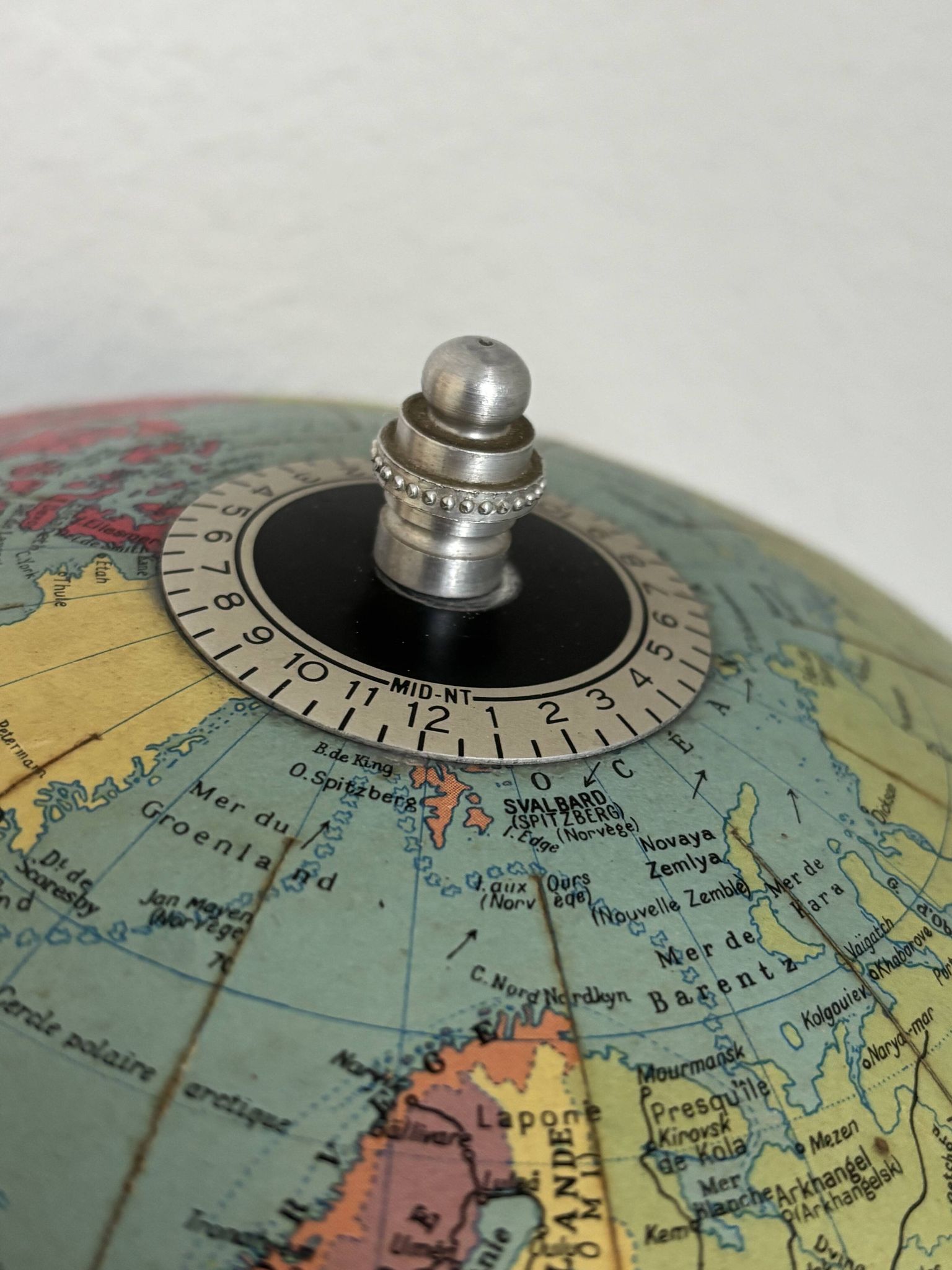 Vintage terrestrial globe 1961 world map Taride Paris - 36 cm