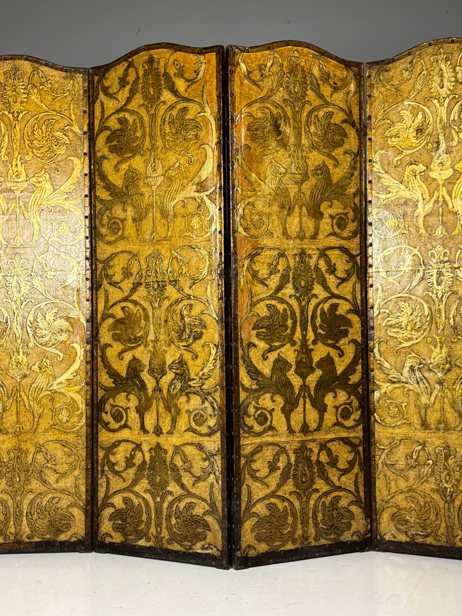 Paravent jaune et doré du 19ème siècle