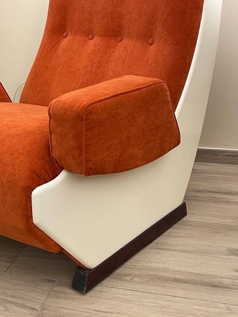 Italian lounge chair from the 1960s - 1970s.
