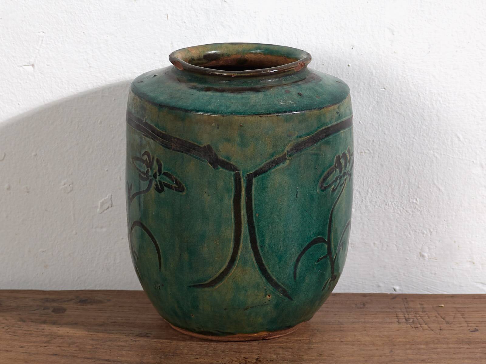 Ancient Asian vase with floral details (c.1820) #14
