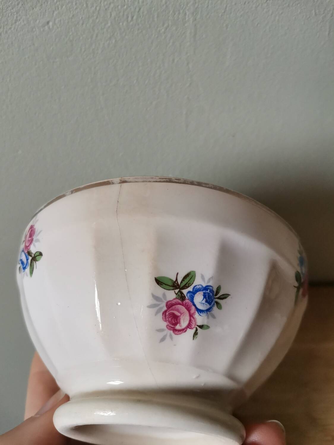 Vintage fluted bowl Sarreguemines Digoin France flower pattern